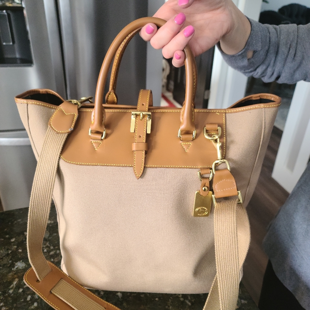 Dooney and Bourke tote